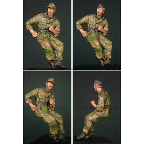 Alpine Miniatures 35031 1/35 Waffen SS Panzer Crew (1 figure) - Model Figures