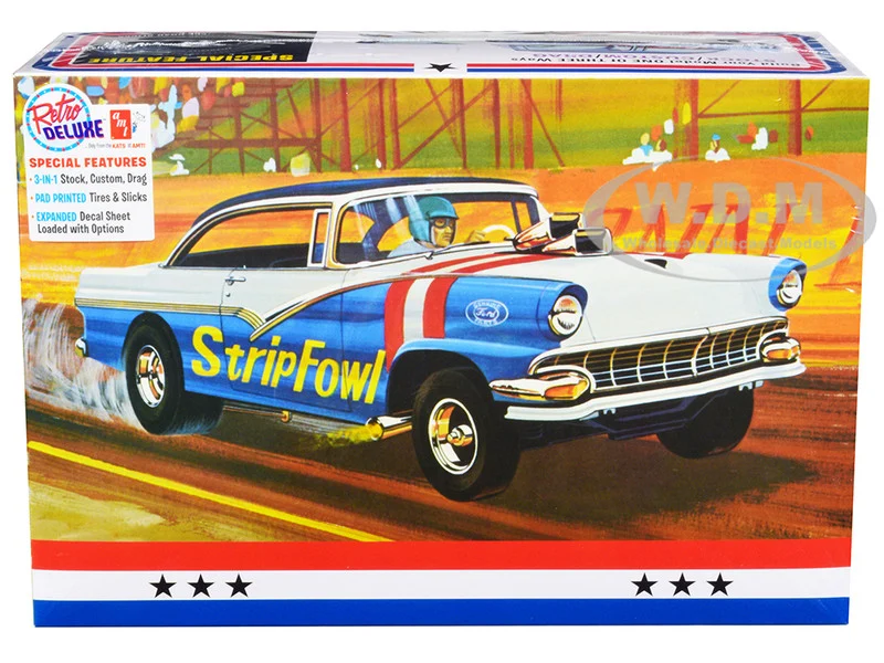 Skill 2 Model Kit 1956 Ford Victoria Hardtop 3 in 1 Kit 1/25 Scale Model by AMT - Ford Models