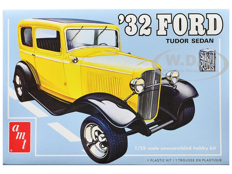 Skill 2 Model Kit 1932 Ford Tudor Sedan "Street Rods" Series 1/25 Scale Model by AMT - Ford Models