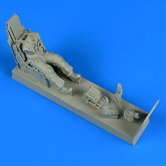 Aerobonus 320107 1/32 US A-7E Corsair II (late) Pilot with Ejection Seat for Trumpeter kits