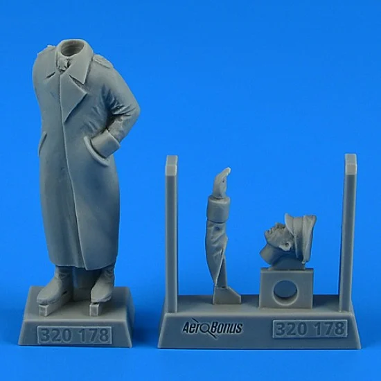 Aerobonus 320178 1/32 WWII German Luftwaffe General - Model Figures