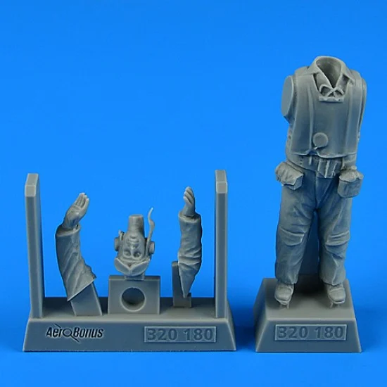Aerobonus 320180 1/32 WWII US Marine Corps Pilot - Model Figures