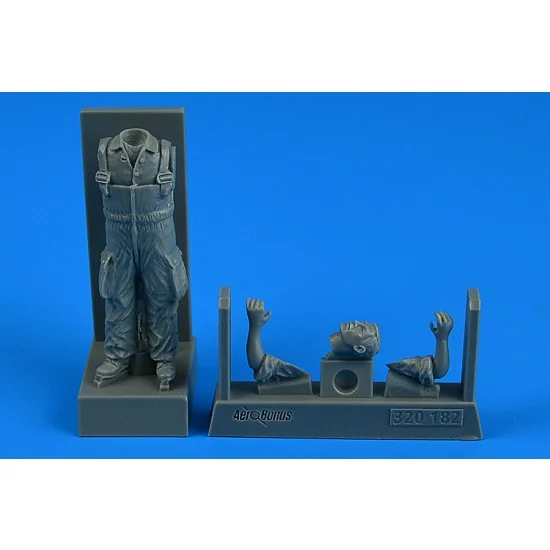 Aerobonus 320182 1/32 Warshaw Pact Aircraft Mechanic A - Model Figures