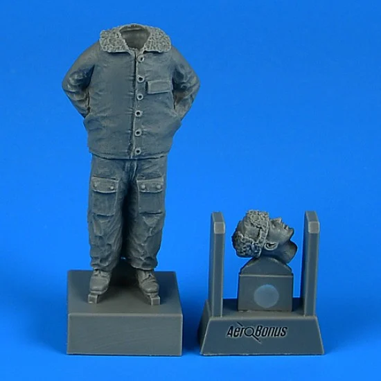 Aerobonus 320187 1/32 Modern Russian Mechanic - Model Figures