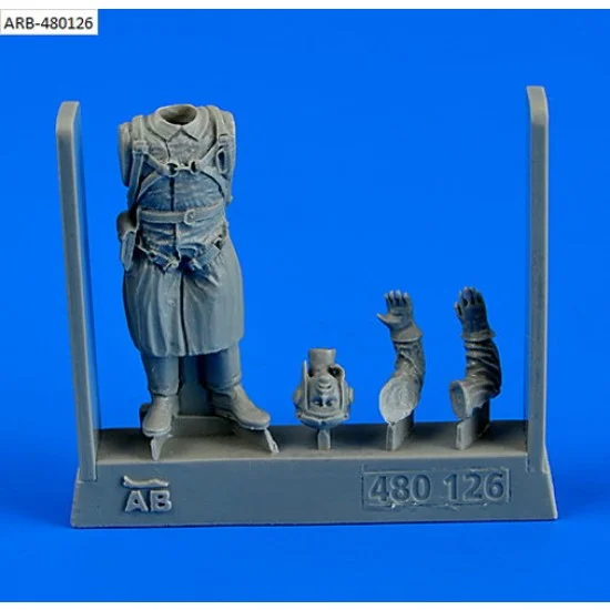 Aerobonus 480126 1/48 WWII Russian Pilot (1 Figure) - Model Planes