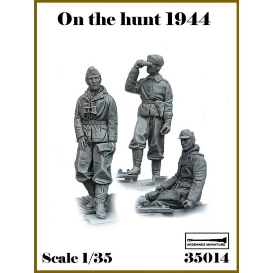 Ardennes Miniature 35014 1/35 On the Hunt - WWII German Panzer Crewmen (3 figures)