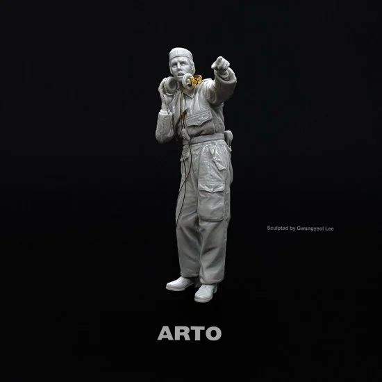ARTO production 35027 1/35 Hetzer Radio Operator - Model Figures