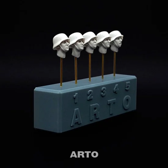 ARTO production AH35002 1/35 German Heads set with M35 and M40 Helmets (5pcs) - Model Figures