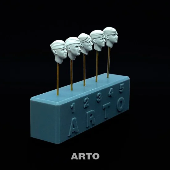 ARTO production AH35006 1/35 WWII Soviet Pilotka Side Cap Heads (5pcs) - Model Figures