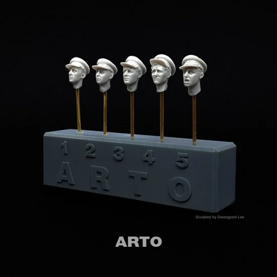 ARTO production AH35008 1/35 WWII Soviet Furazhka Visor Cap (5 different heads) - Model Figures