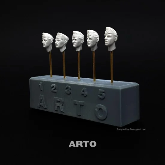 ARTO production AH35009 1/35 WWII German Wehrmacht M38 Schiffchen (5 different heads) - Model Figures