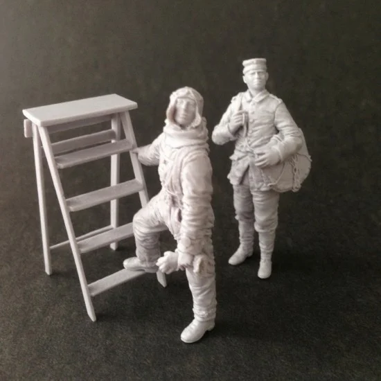 Aviattic ATTRES024 1/32 WWi German Figure Set "Gotterdammurung" (2 Figures & Ladder) - Model Figures