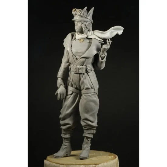 Aviattic Luft1601 1/16 "Kati Otersdorf"- Die Fledermaus (Smoking)