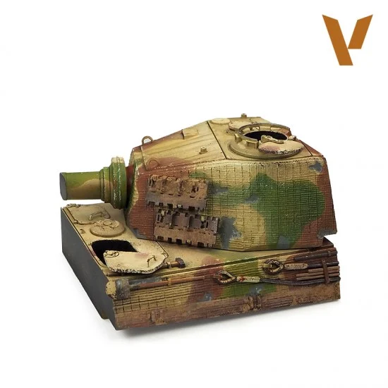 Vallejo SC011 Scenics King Tiger Section (8 x 7 x 6 cm / 3.14 x 2.75 x 2.36 in) - Scenics & Diorama