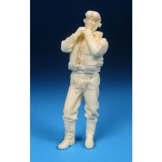 Barracuda BR-48270 1/48 WWII Mid-Late RAF Fighter Standing Pilot (1 Pilot)