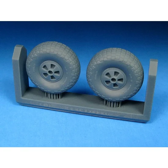 Barracuda BR72464 1/72 Mosquito Slotted Main Wheels Block Tread for Tamiya/Hasegawa kits - Model Planes