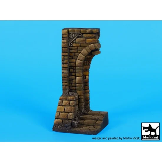 Black Dog D35072 1/35 Ruined Entrance with Stairs Base (Base Size: 50mm x 50mm) - Scenics & Diorama