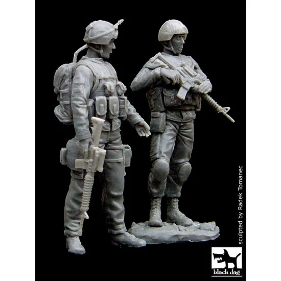 Black Dog F35018 1/35 Canadian Soldier Team in Afghanistan (2 figures) - Model Figures