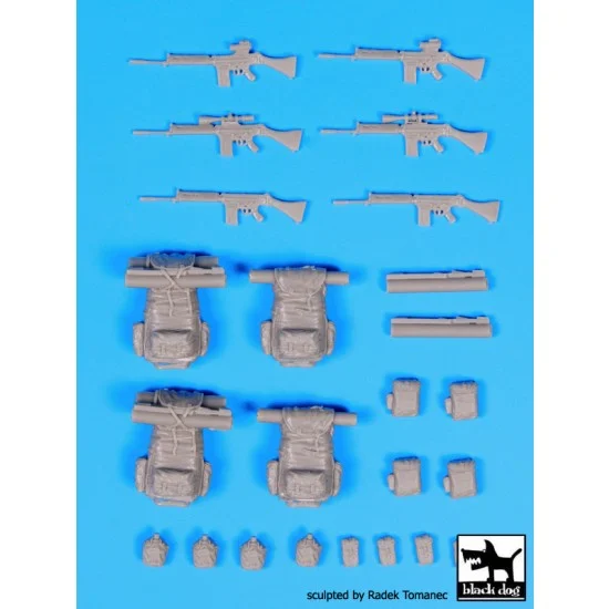 Black Dog F35093 1/35 Combat Rifle FN-FAL + Backpacks in Falkland War