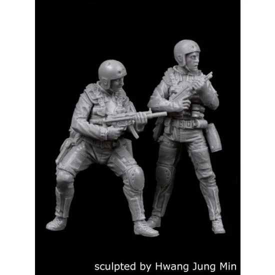 Black Dog F35112 1/35 Navy Seals Set 2 (2 Figures) - Model Figures
