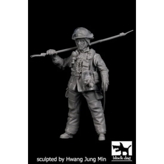Black Dog F35147 1/35 Fireman No.1 (1 figure) - Model Figures
