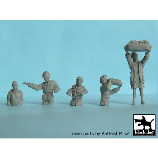 Black Dog T72012 1/72 US Tank Crew and Civilian - Model Figures