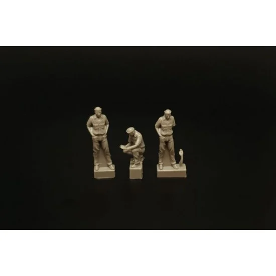 Brengun BRL144201 1/144 WWII US Navy Sailors (3 figures) - Model Figures