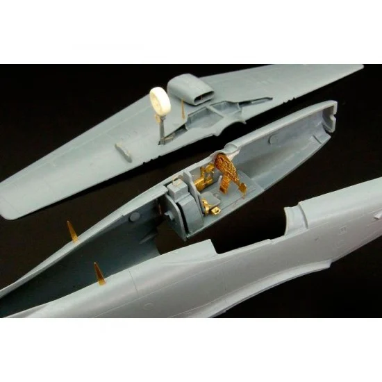 Brengun BRL72069 1/72 P-51 H PE parts for RS kit