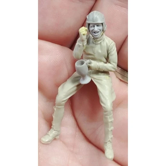 CIX Models M040 1/35 Pilot Seated N.3 - Model Figures