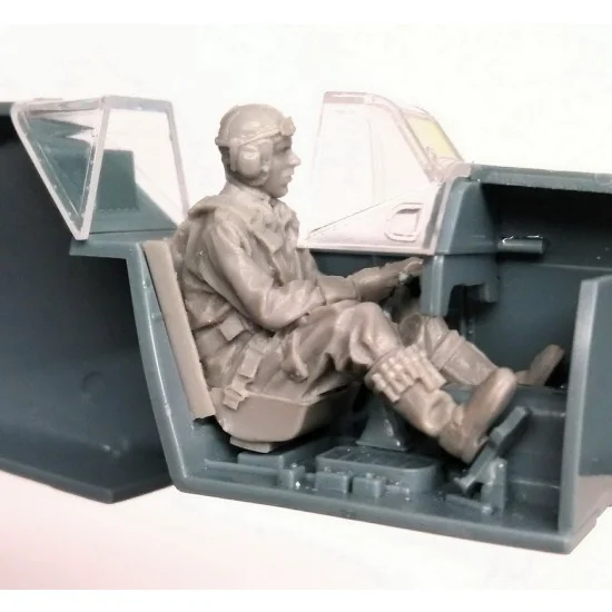 CMK F48368 1/48 German Messerschmitt Bf 109G Seated Pilot for Eduard kits - Model Figures