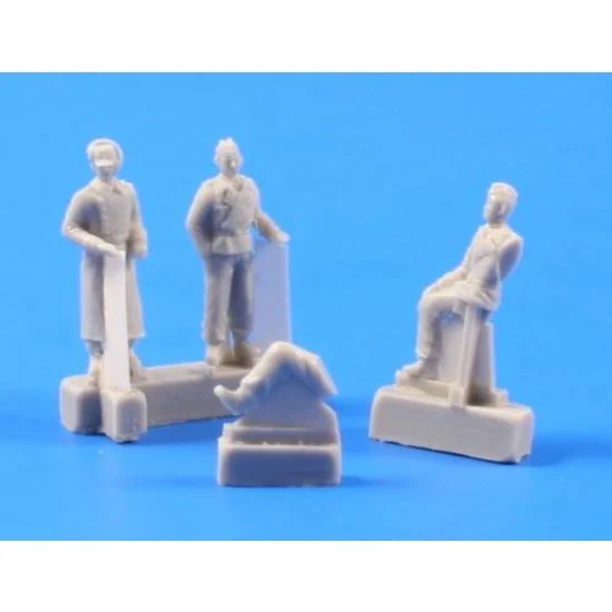 CMK F72227 1/72 German Tank Crew 1944 (3 standing figures) - Model Figures