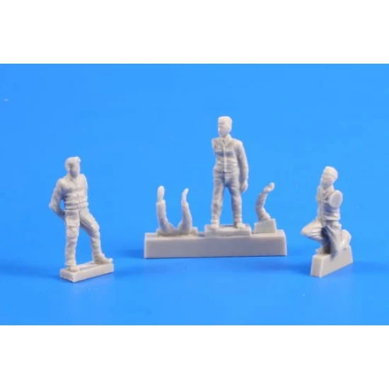 CMK F72247 1/72 Czechoslovak Pilot (1 figures) and Mechanic (2 figures) for MiG-15