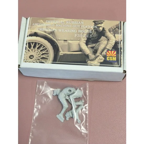 Copper State F35-013 1/35 Imperial Russian Automobile Machine Gun Platoon Crewman Wearing Boots