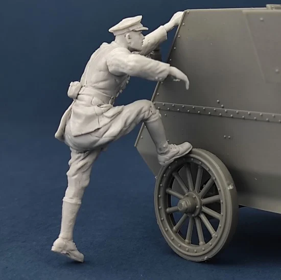 Copper State F35-031 1/35 Canadian Motor MG Brigade Crewman Getting In