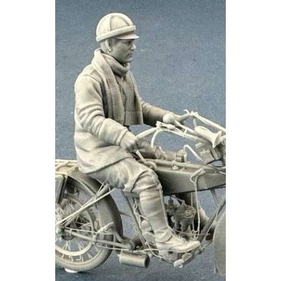 Copper State F35-057 1/35 German Dispatch Rider Riding A Motorcycle