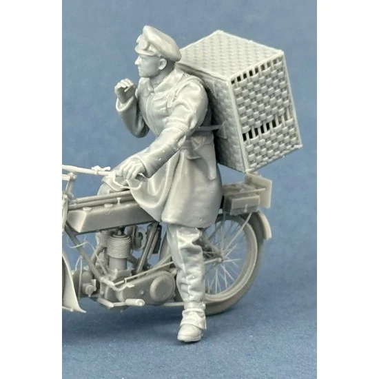 Copper State F35-060 1/35 British Dispatch Rider With A Basket Of Pigeons