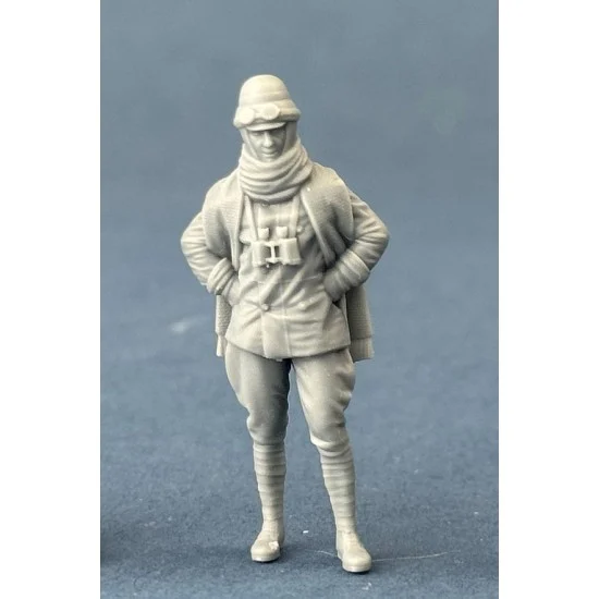 Copper State F72-001 1/72 Italian Airman In Roold Crash Helmet