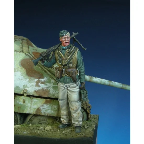 Darius Miniatures F35003 1/35 WWII Eastern Front SS Veteran #2 - Model Figures