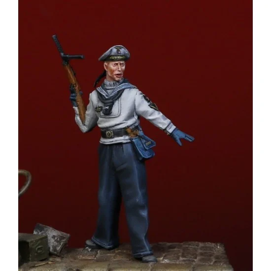 Darius Miniatures F35030 1/35 WWII Kriegsmarine Berlin 1945 #2 - Model Figures