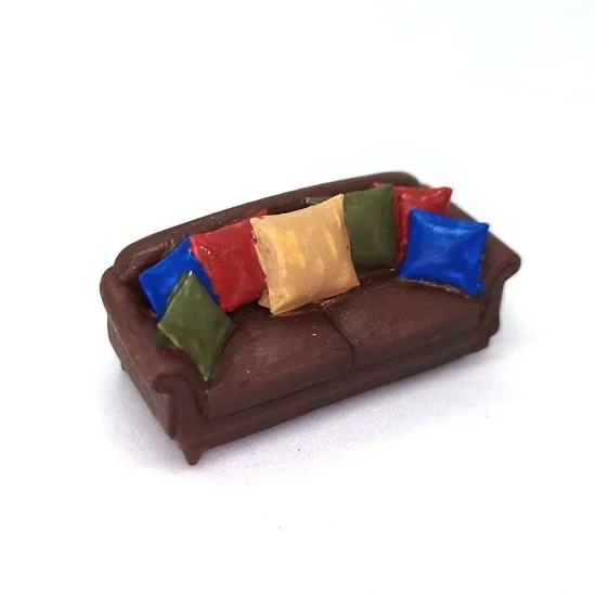 Drums and Crates 1341 1/72 Miniature Furniture Couch Type 1: 3-seater Couch with Cushions