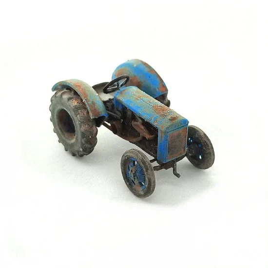 Drums and Crates 1507 1/72 Miniature Antique Farm Tractor 1930s - 40s