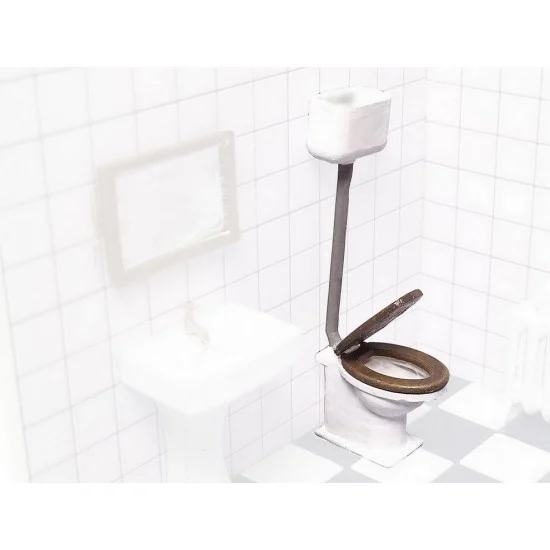 Drums and Crates 5452 1/35 Miniature Furniture - Vintage Toilet