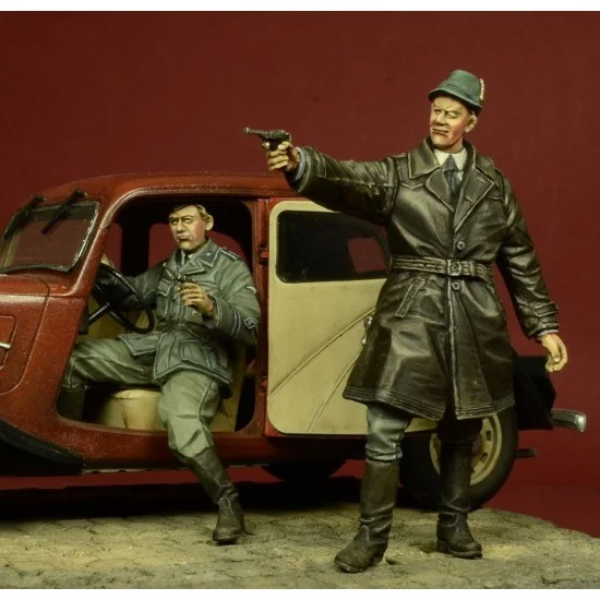D-Day Miniature 35055 1/35 SD in Ambush in Occupied Europe 1939-1944 (2 Figures)