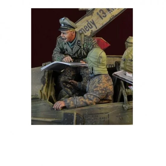 D-Day Miniature 35157 1/35 Waffen SS Schwimmwagen Crews, Ardennes 1944 (2 figures)