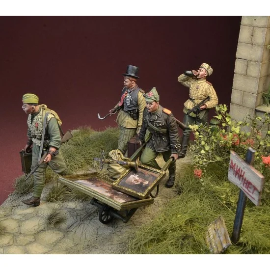 D-Day Miniature 35170 1/35 Soviet Rear Troops "Red Storm over Europe" 1944-46 (4 figures)
