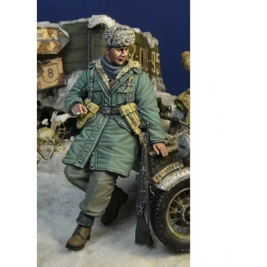 D-Day Miniature 35182 1/35 Waffen SS Soldier #2, Hungary Winter 1945