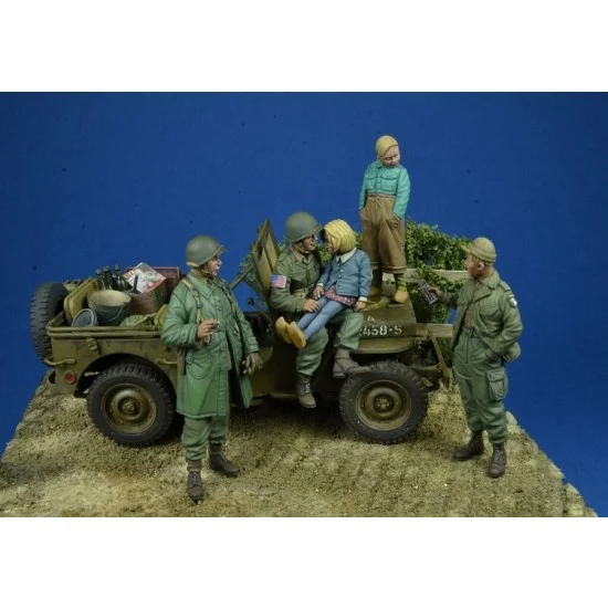 D-Day Miniature 35221 1/35 Chocolate Bar, 101st Airborne Div. Soldiers w/Kids