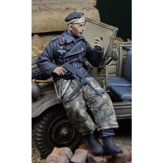D-Day Miniature 35232 1/35 German Tank Crewman 1943-45