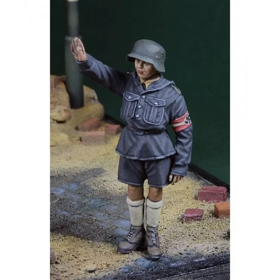 D-Day Miniature 35233 1/35 Hitlerjugend Small Boy Germany 1945