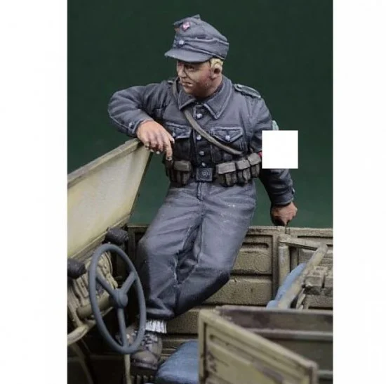 D-Day Miniature 35234 1/35 Hitlerjugend Boy Germany 1945